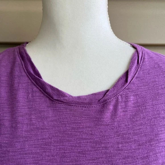 •Bit & Bridle• Feather Design Tee with Sequins - Size Large - Picture 3 of 8